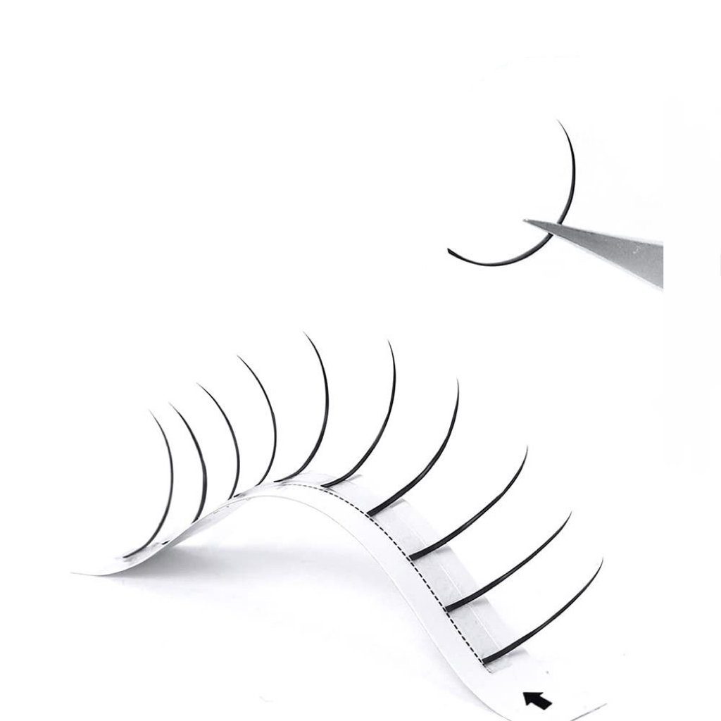 Spike Lash Extensions with Defined, Pointed Tips
