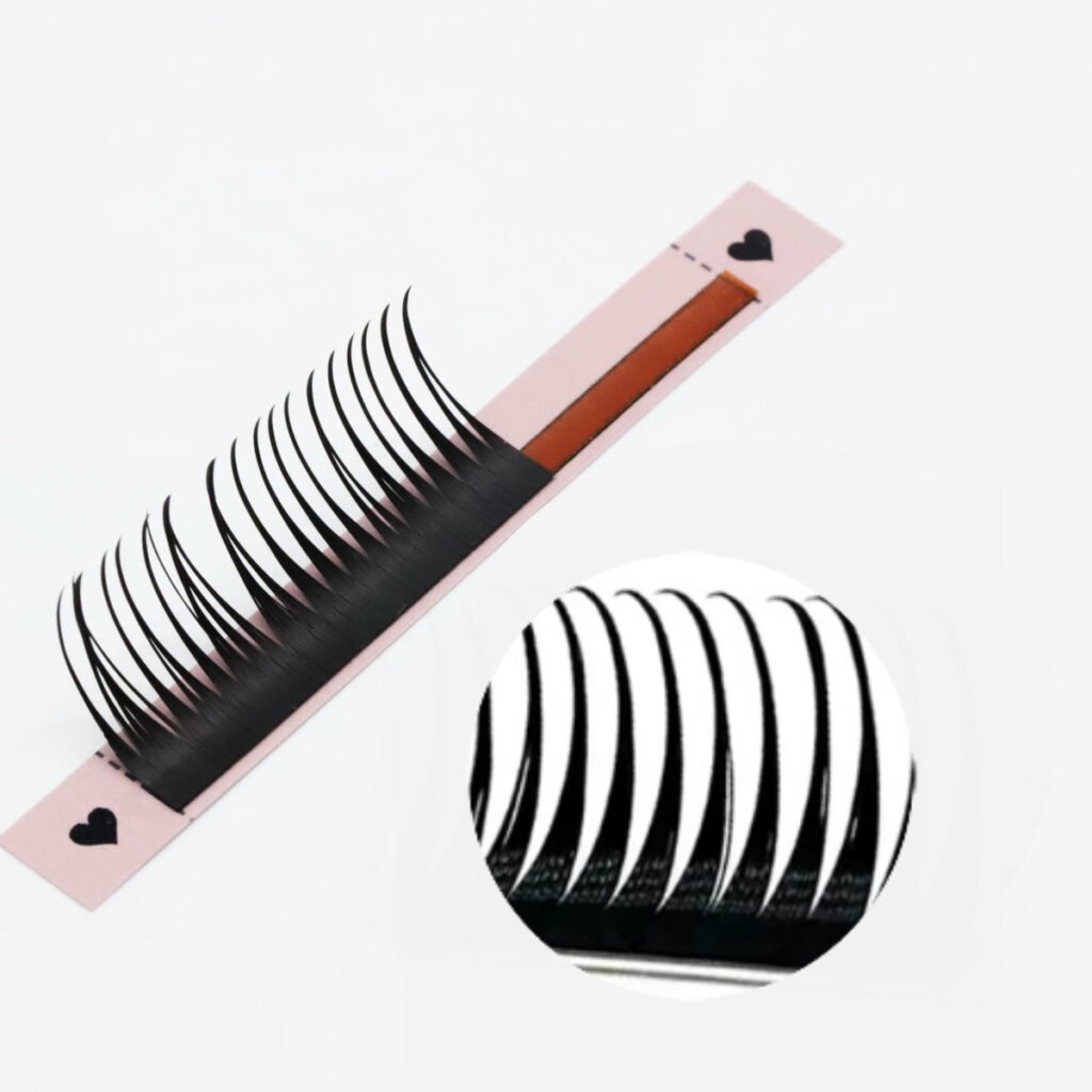 Wet Look Eyelash Extensions for Professional Lash Artists
